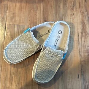 Gecko Man Women's Cream Slippers